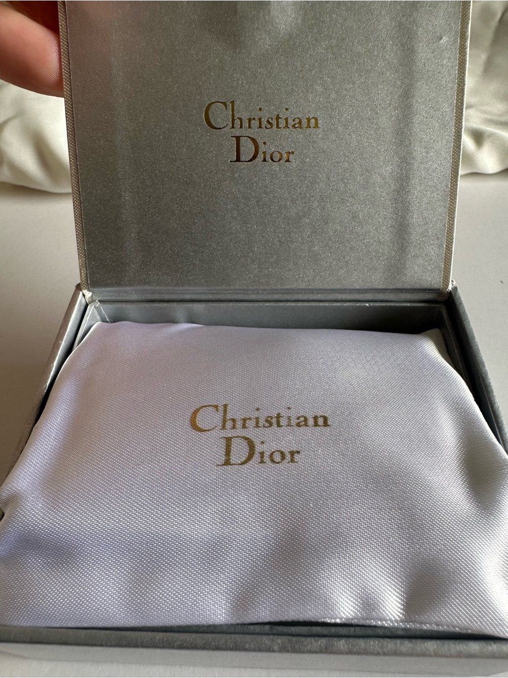 Christian Dior J’Adior Bee Asymmetric Stud Earrings Full Set Authenticated - Picture 5 of 13